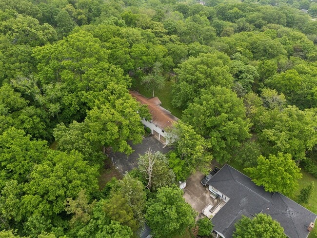 Building Photo - 909 Plateau Pkwy