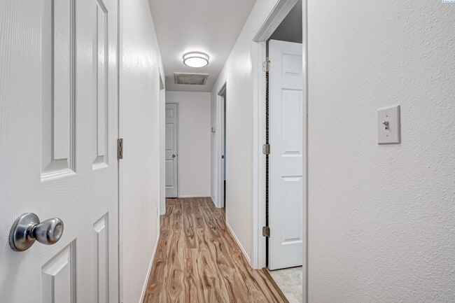 Building Photo - Nice Home, Yard care Included