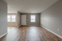 Building Photo - Gorgeous 3 bedroom unit!