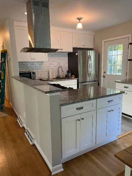 Building Photo - 2310 Wayne Ave