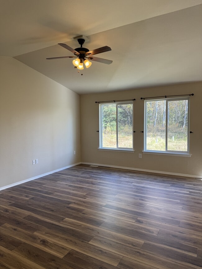 Building Photo - 1165 Sun School Cir