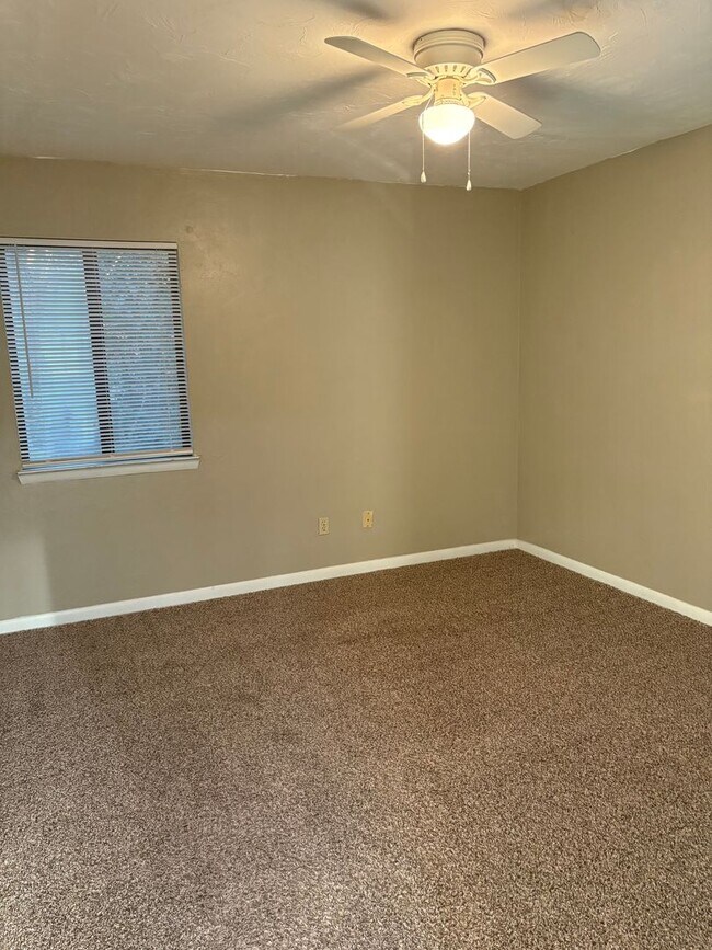 Building Photo - North Pointe Apts