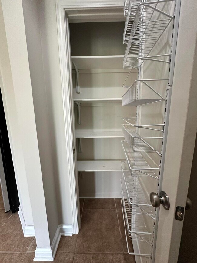 Building Photo - 5711 Vero Way