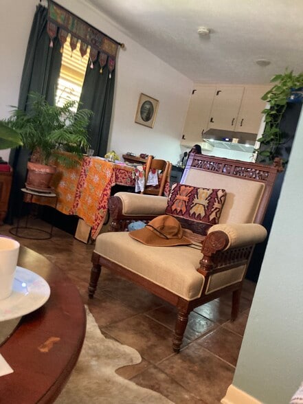 Open concept LIV-dining - 613 12th St
