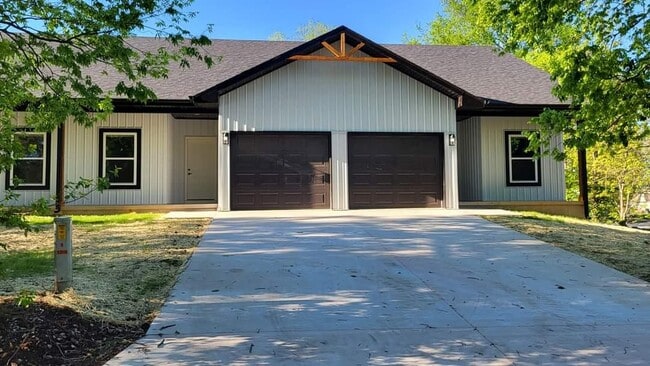 Primary Photo - 304-310 Grant St