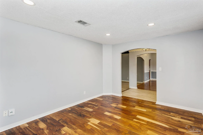 Building Photo - 4917 Alvin Dr