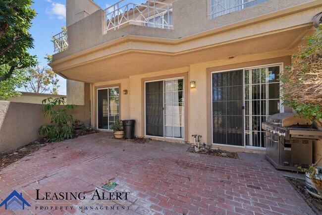 Building Photo - 23709 Del Monte Dr.