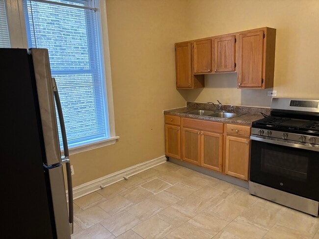 Building Photo - 2630 W Iowa St