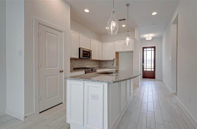 Building Photo - 6002 Dark Kite Trl