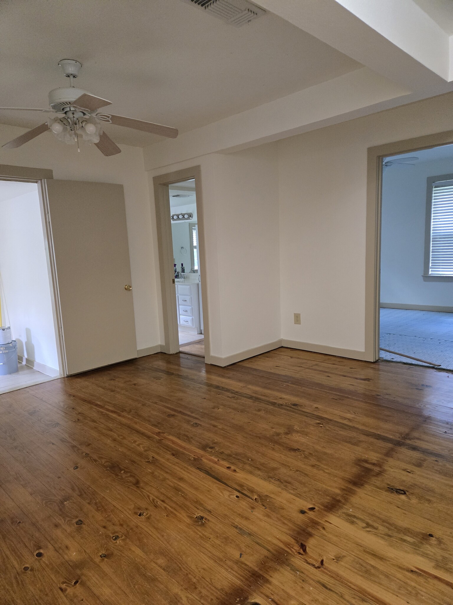 2nd living area - 4234 FM 1446