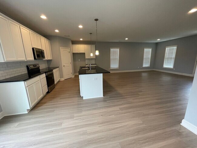 Building Photo - 8711 Yellow Aster Rd