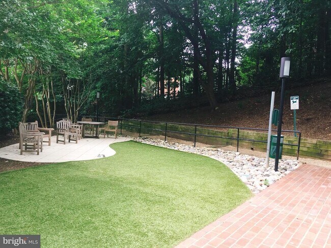 Building Photo - 5500 Holmes Run Pkwy