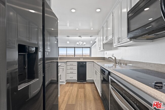 Building Photo - 4316 Marina City Dr