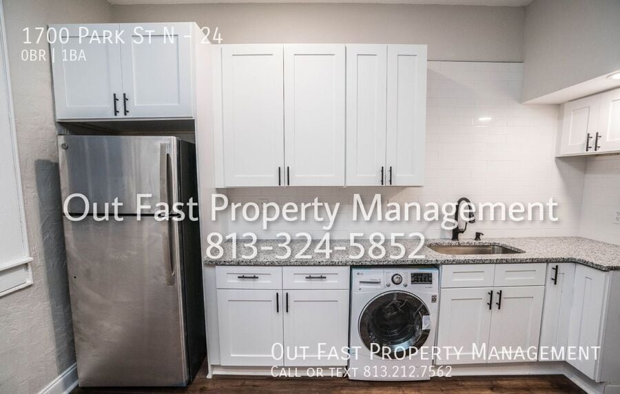 Building Photo - 1700 Park St N