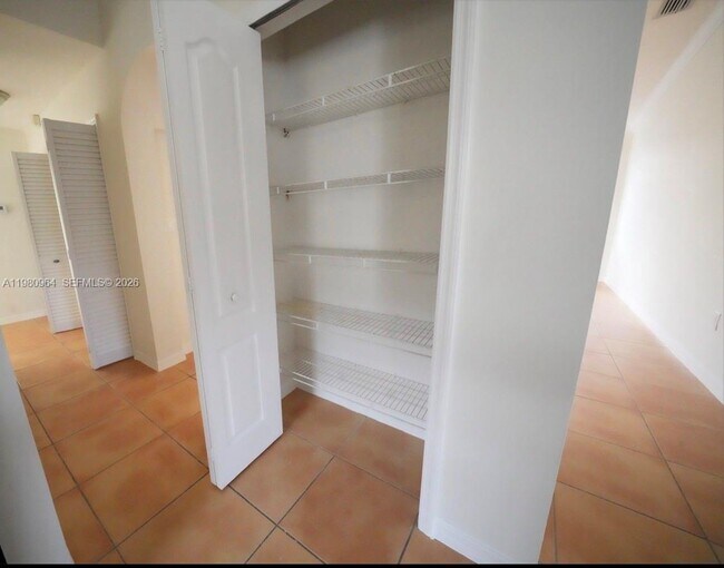 Building Photo - 9921 SW 164th Ct