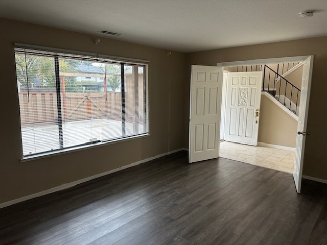 Building Photo - 1921 Bridgewood Way