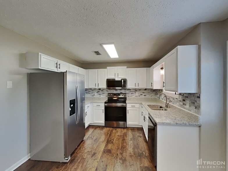 Building Photo - 2639 Apostle Ln