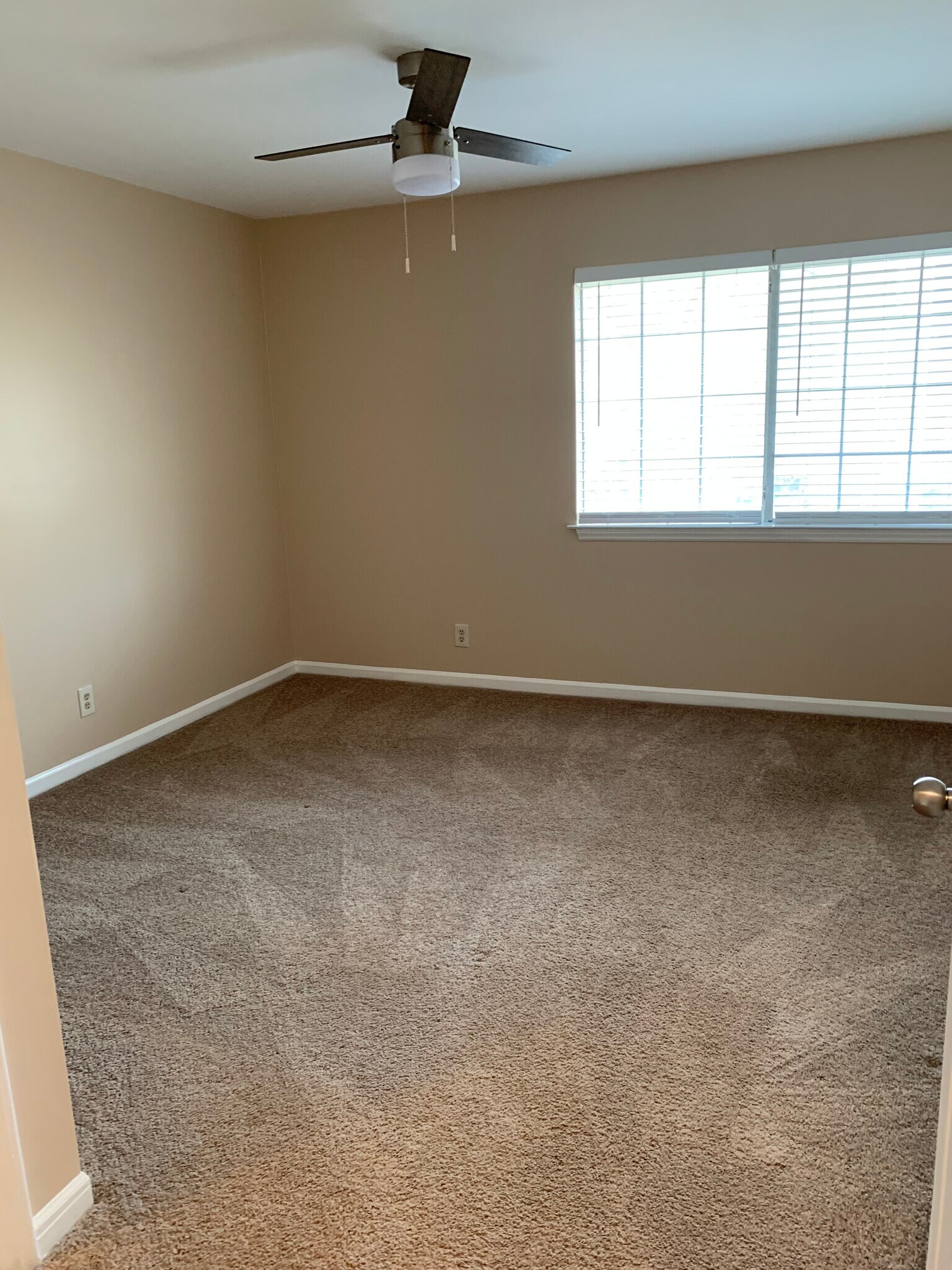 Building Photo - 5708 Chapman Mill Dr