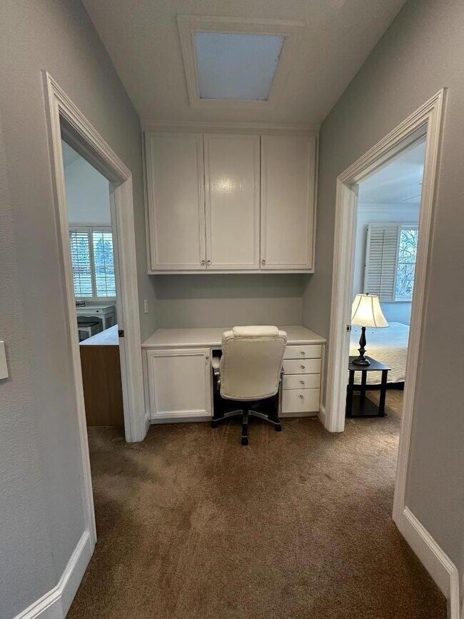 Building Photo - 4824 Longcove Dr