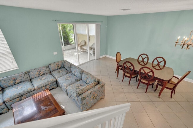 Building Photo - 10120 Boca Palm Dr