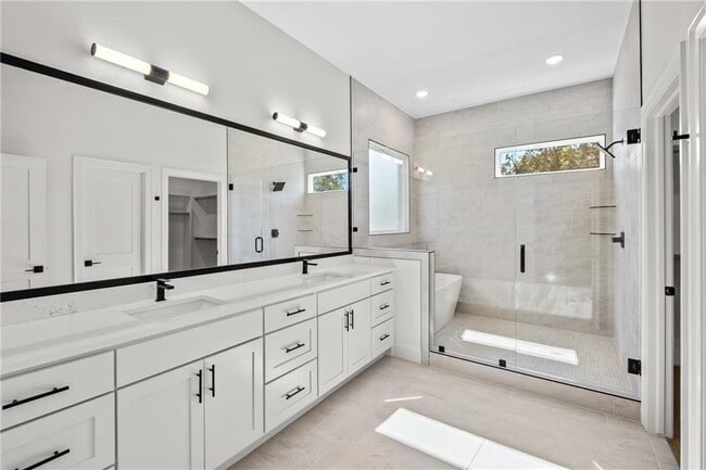 Building Photo - 1821 Peacock Rd