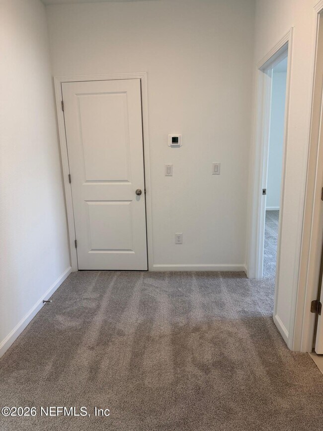 Building Photo - 644 Farmfield Dr