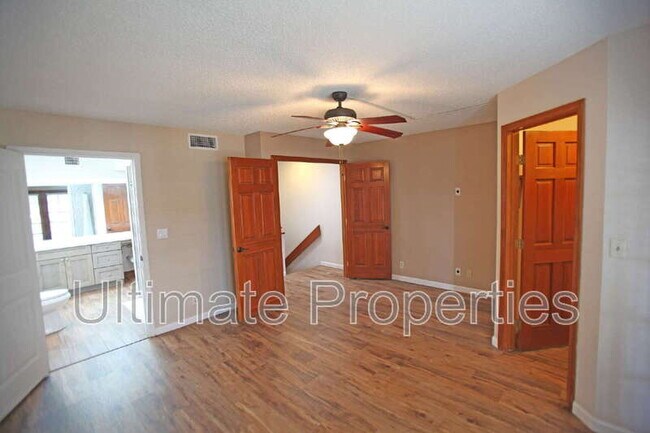 Building Photo - 2201 W Union Hills Dr