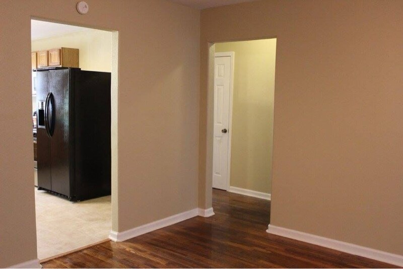 Building Photo - 725 S 7th St