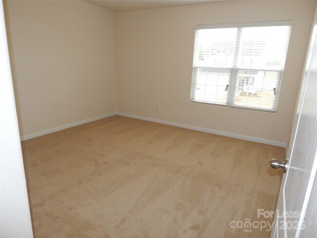 Building Photo - 6036 Loy Ct