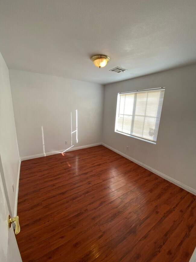 Building Photo - AMERICANA Property Mgmt - Freshly remodeled 4 beds-2 story house in the East