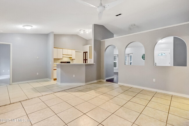 Building Photo - 13002 Viburnum Dr S