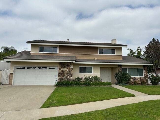 Primary Photo - 1393 Scotch Cir