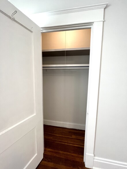closet 1 - 1899 Hertel Ave