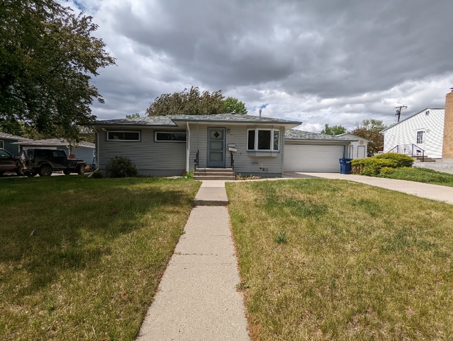 Primary Photo - 109 Riverview C