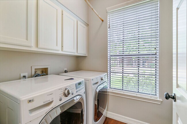 Building Photo - 31 N Duskwood Pl