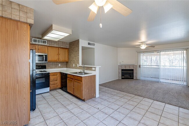 Building Photo - 3061 Key Largo Dr