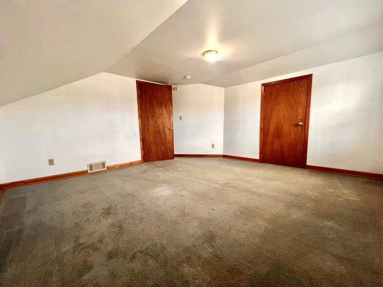 Building Photo - 1132 S 10th St