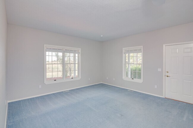 Building Photo - 3 Bedroom Farm House For Rent