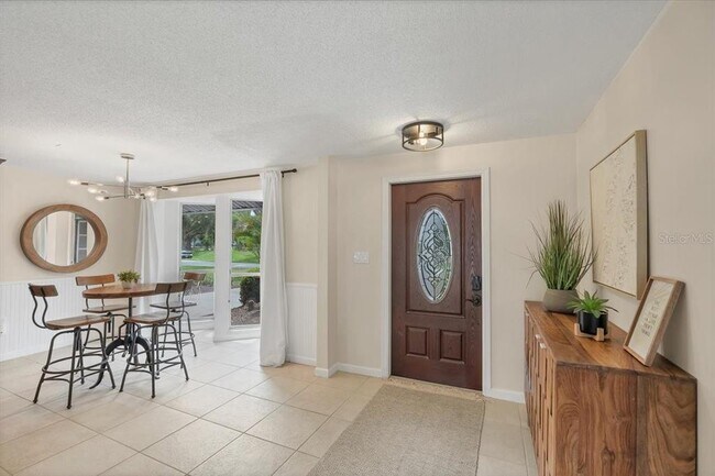 Building Photo - 4696 Pompano St