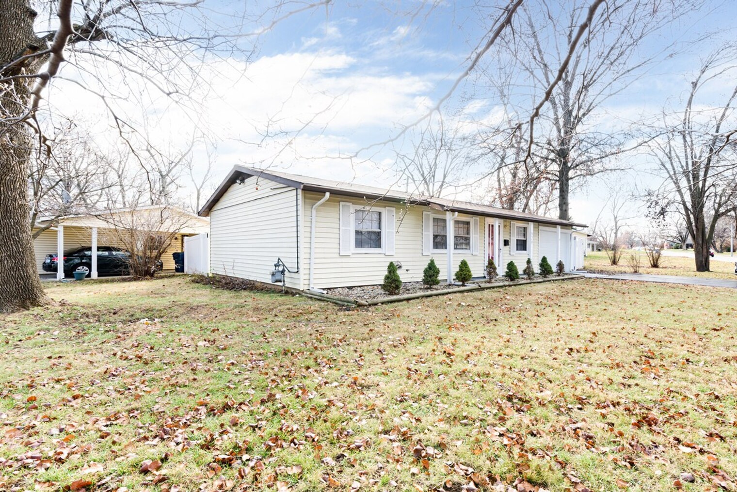 Building Photo - 526 Impala Ln