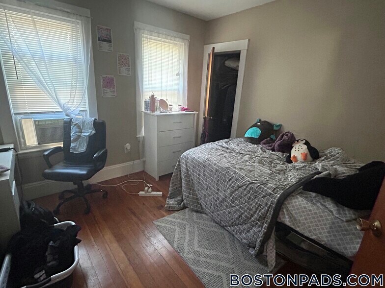 Building Photo - 248 Powder House Blvd