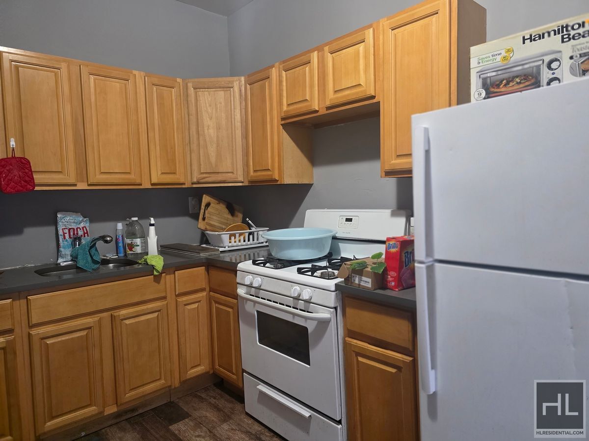 Building Photo - BENZIGER AVENUE