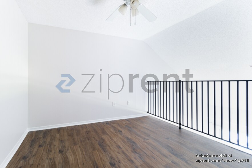 Building Photo - 2400 Feather Sound Dr