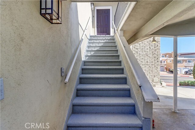 Building Photo - 312 Avenida Del Mar