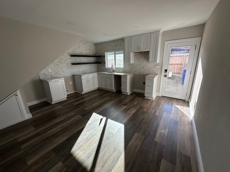 New appliances coming: dishwasher, fridge and stove! - 5432 Horse Ridge Way