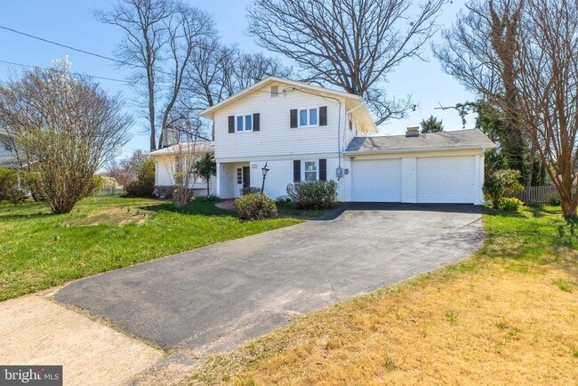 Building Photo - 3923 Forest Grove Dr