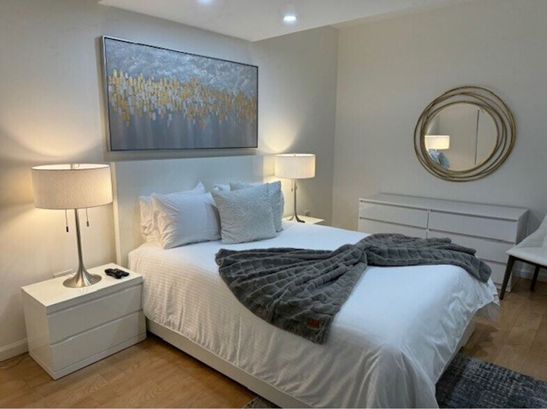 Building Photo - 754 9th Ave