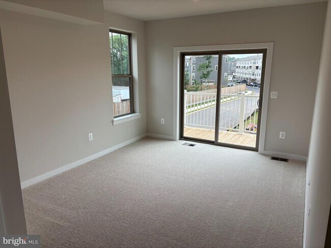 Building Photo - 1013B Mays Ln
