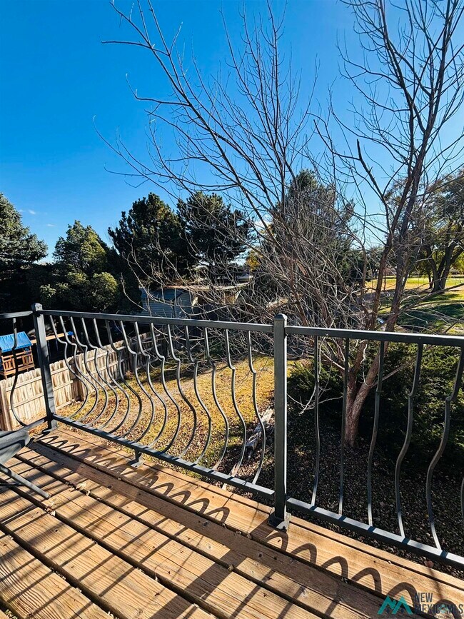 Building Photo - 1917 Colonial Pkwy