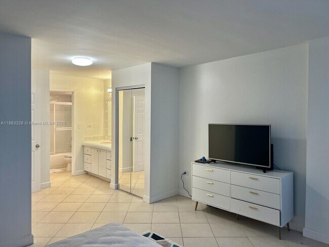 Building Photo - 7135 Collins Ave